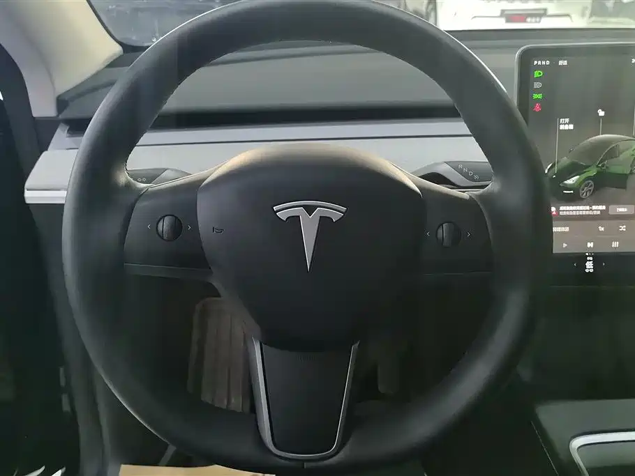 Tesla Model Y 2024 — фото 15