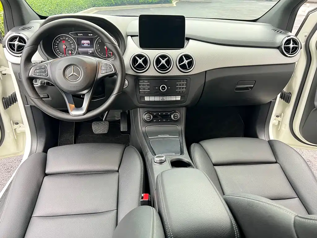 Mercedes-Benz B-Class 2018 — фото 12