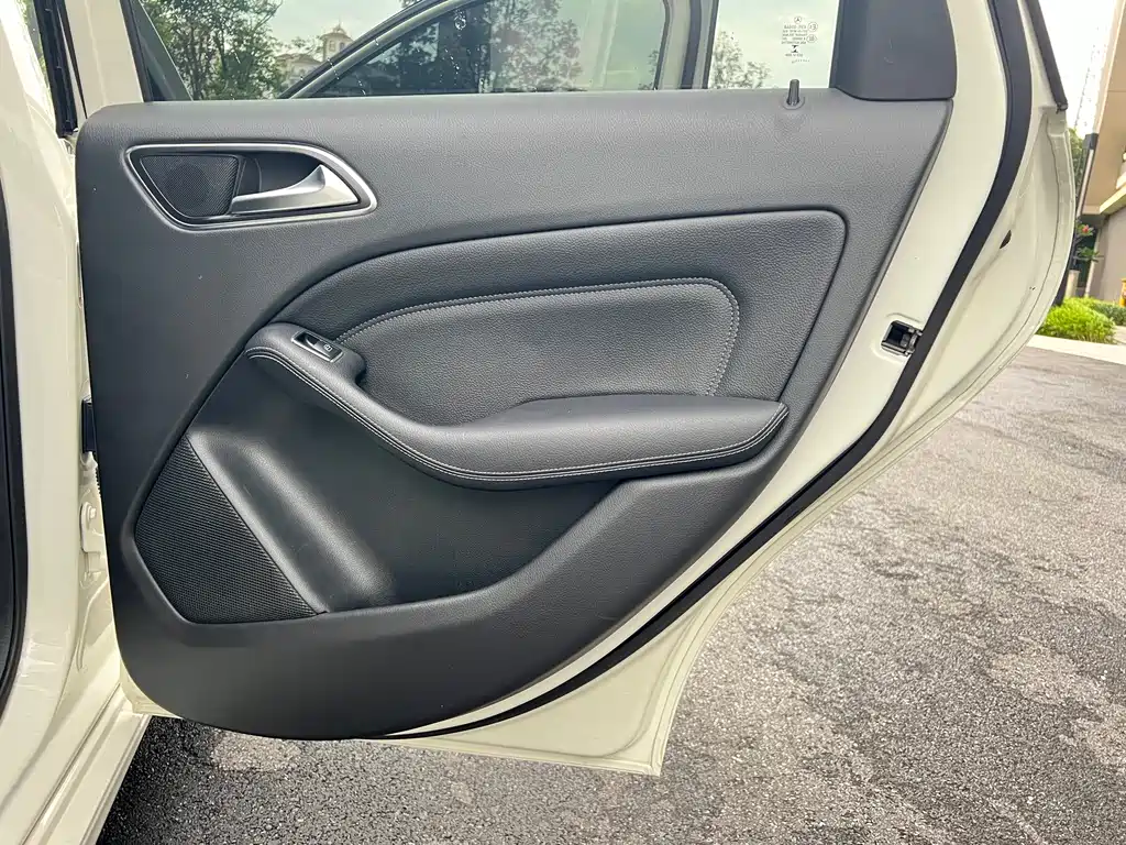 Mercedes-Benz B-Class 2018 — фото 35