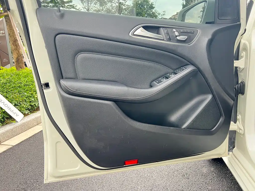 Mercedes-Benz B-Class 2018 — фото 32