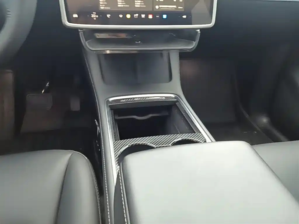 Tesla Model Y 2022 — фото 14
