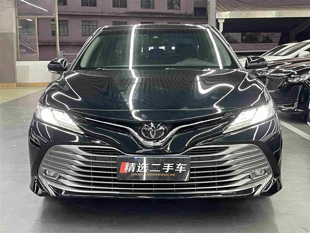 Toyota Camry 2020 — фото 2
