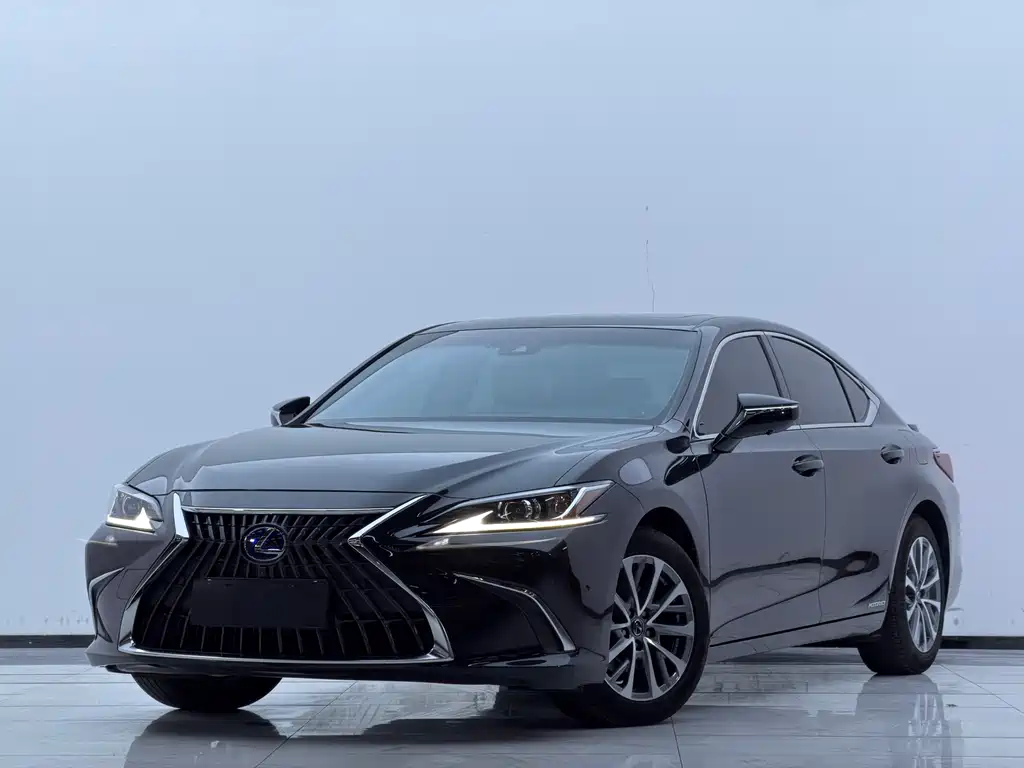 Lexus ES 2022 — фото 1