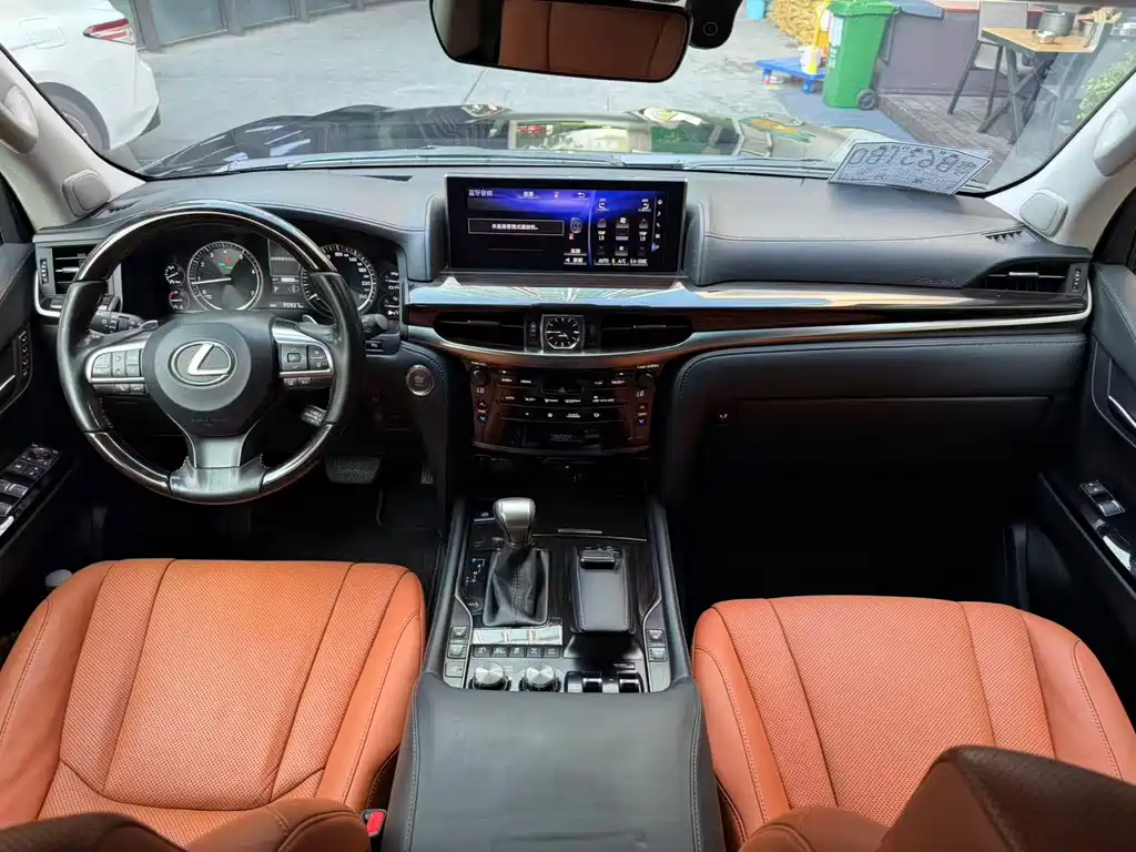 Lexus LX 2016 — фото 10