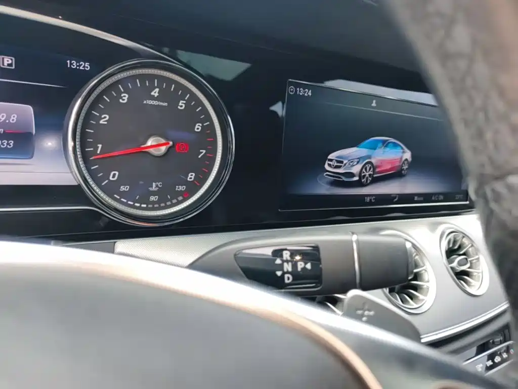 Mercedes-Benz E-Class 2017 — фото 14