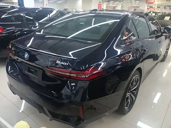 BMW 5 Series 2025