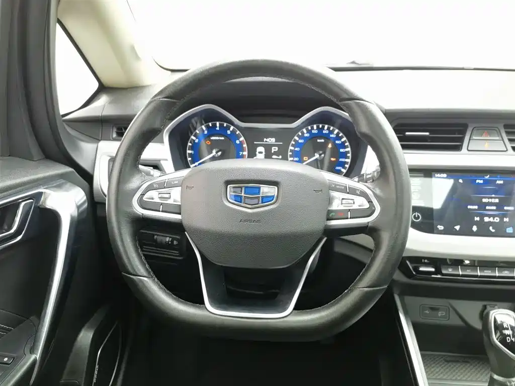 Geely Vision X3 2020 — фото 11