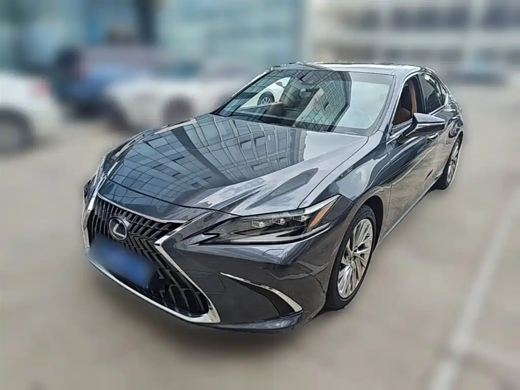 Lexus ES 2022 — фото 1