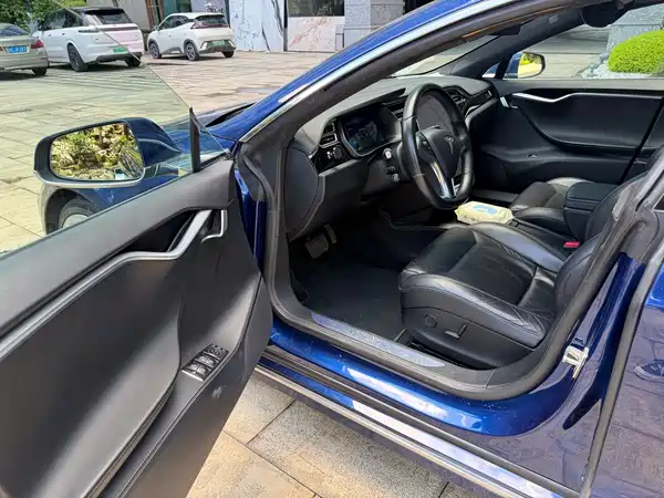 Tesla Model S 2017