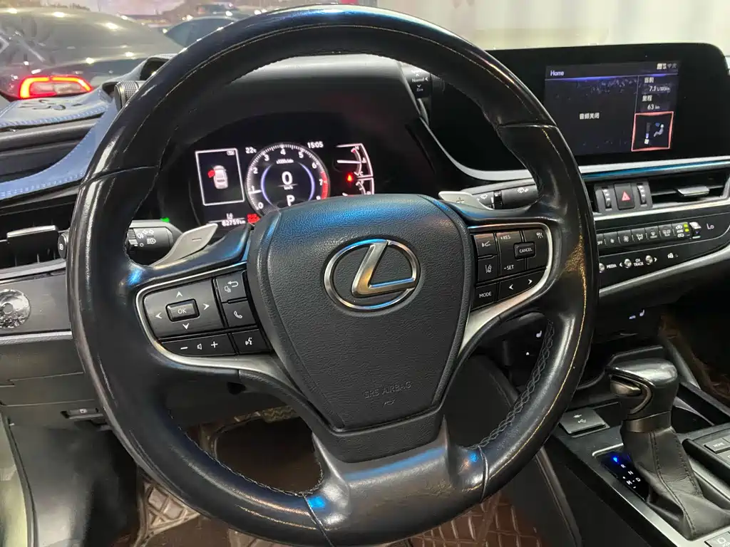 Lexus ES 2022 — фото 11