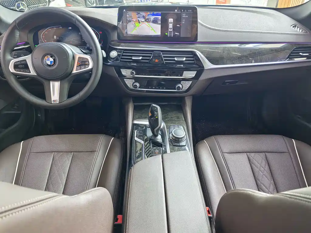BMW 5 Series 2022 — фото 9