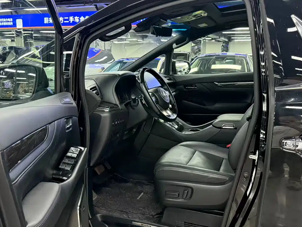 Lexus LM 2023 — фото 4