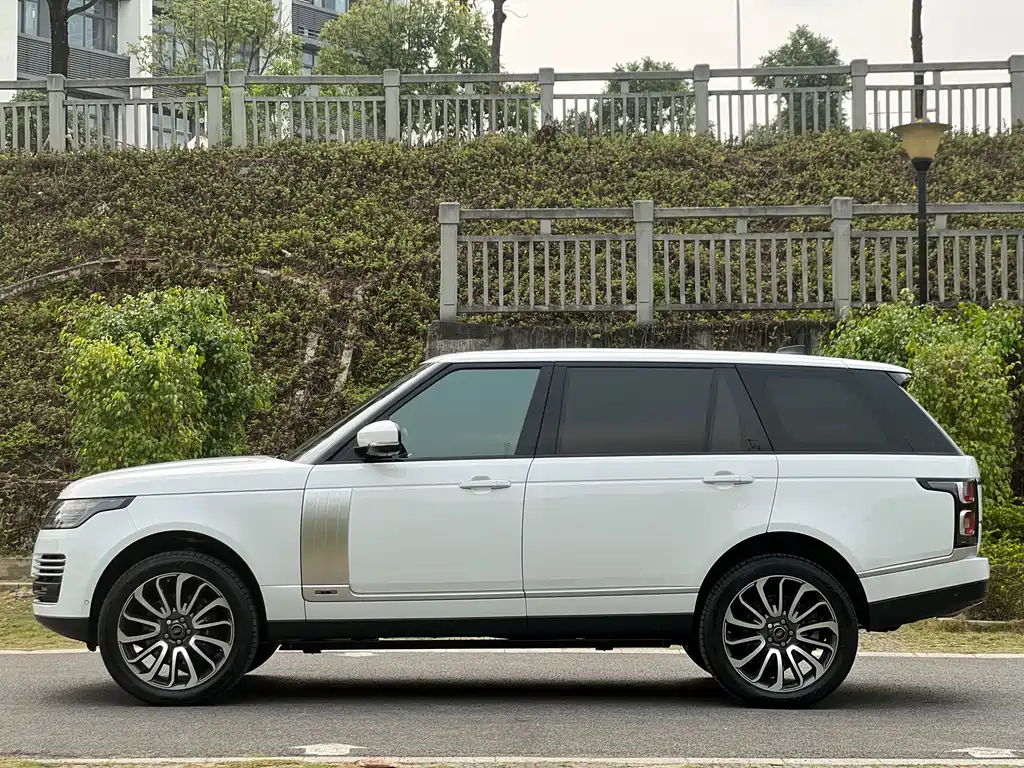 Land Rover Range Rover 2022 — фото 4