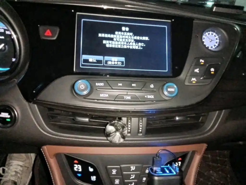 Buick Envision Plus 2017 — фото 14