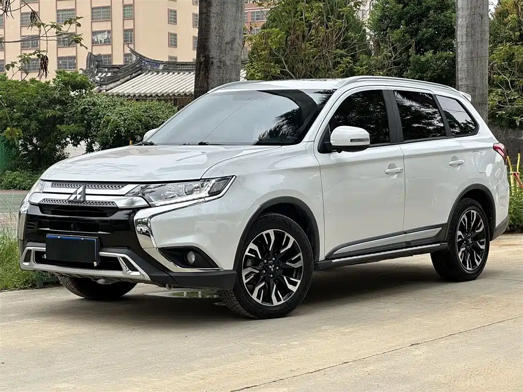 Mitsubishi Outlander 2020