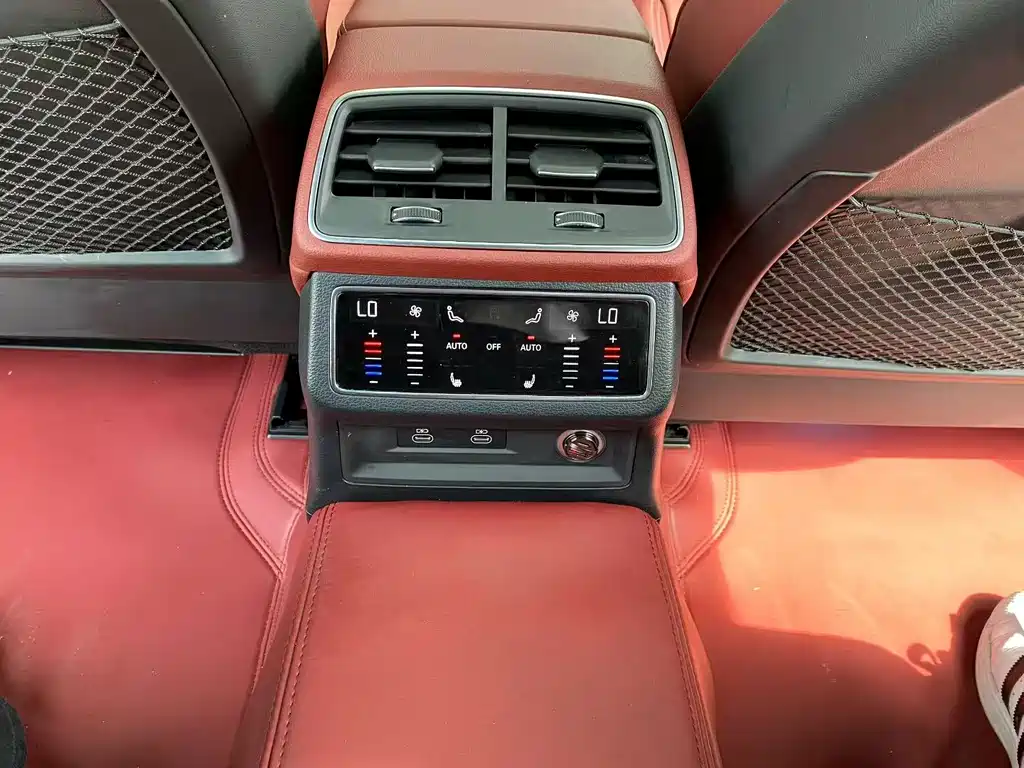 Audi A7L 2023 — фото 2