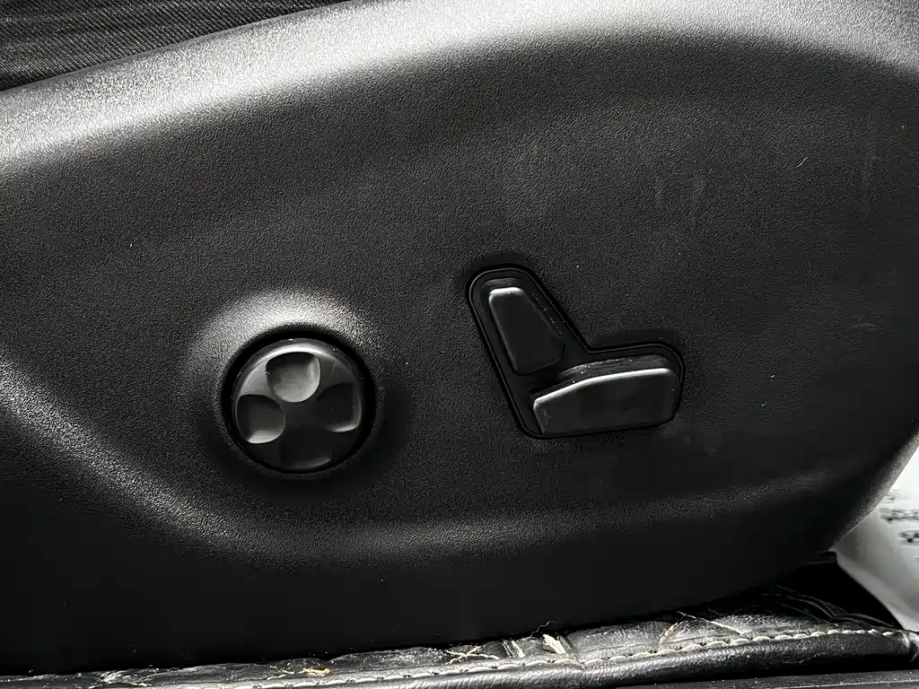 Jeep Cherokee 2018 — фото 36
