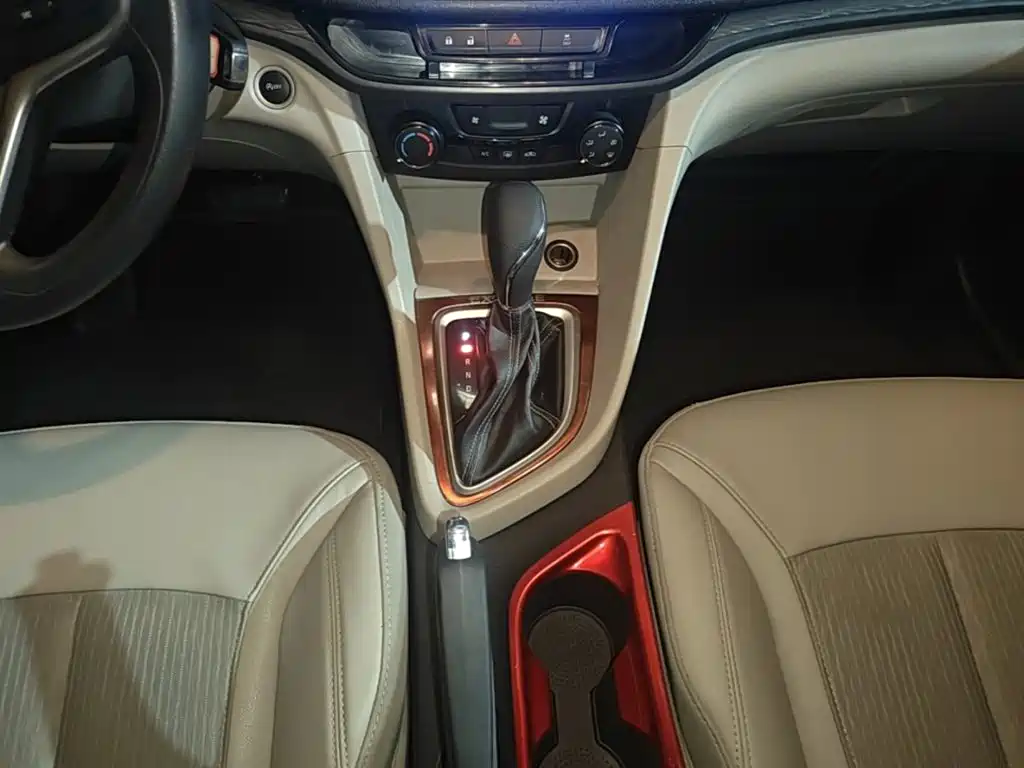 Buick Excelle 2017 — фото 10