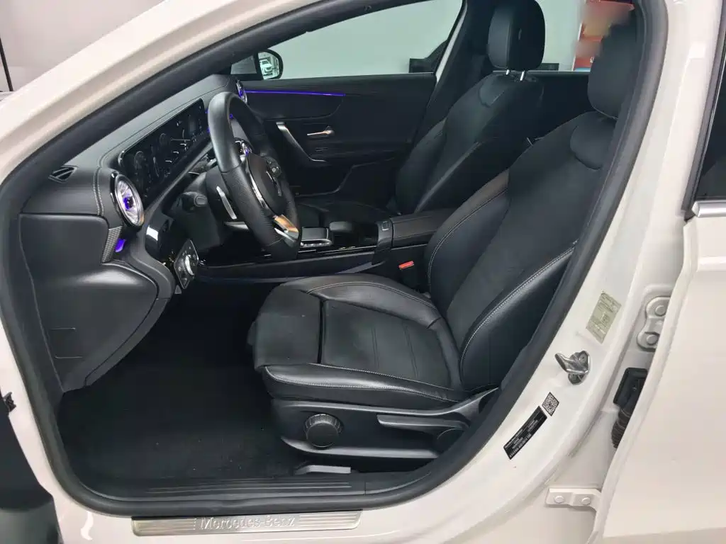 Mercedes-Benz A-Class 2022 — фото 3