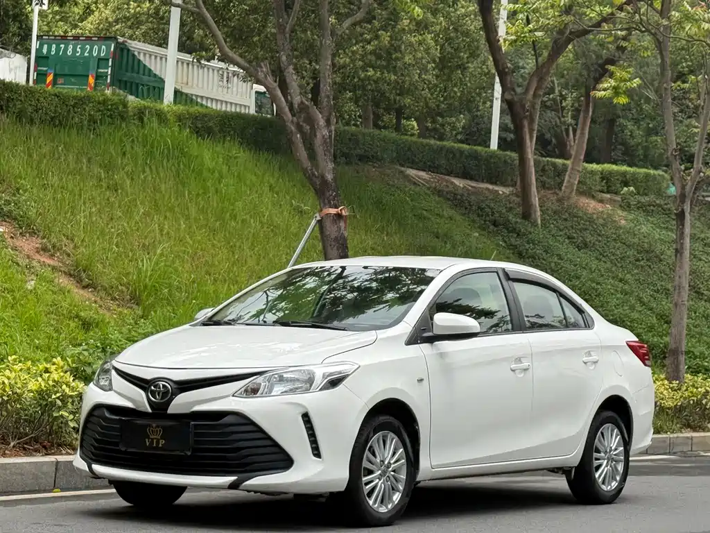 Toyota Vios 2017 — фото 1