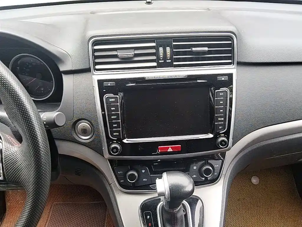 Haval M6 2018 — фото 13