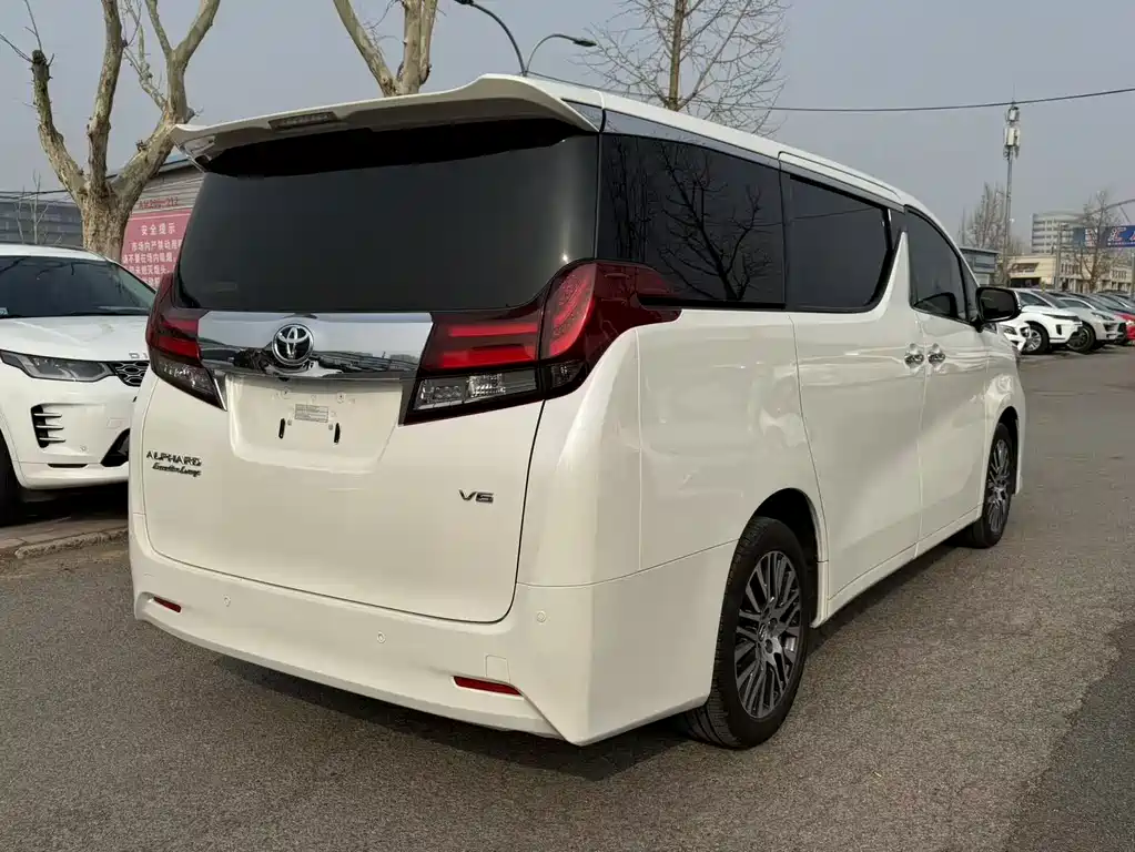 Toyota Alphard 2018 — фото 18