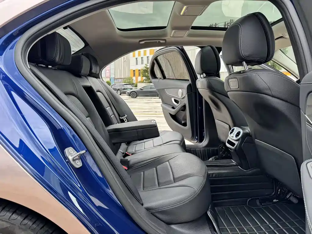 Mercedes-Benz C-Class 2019 — фото 21