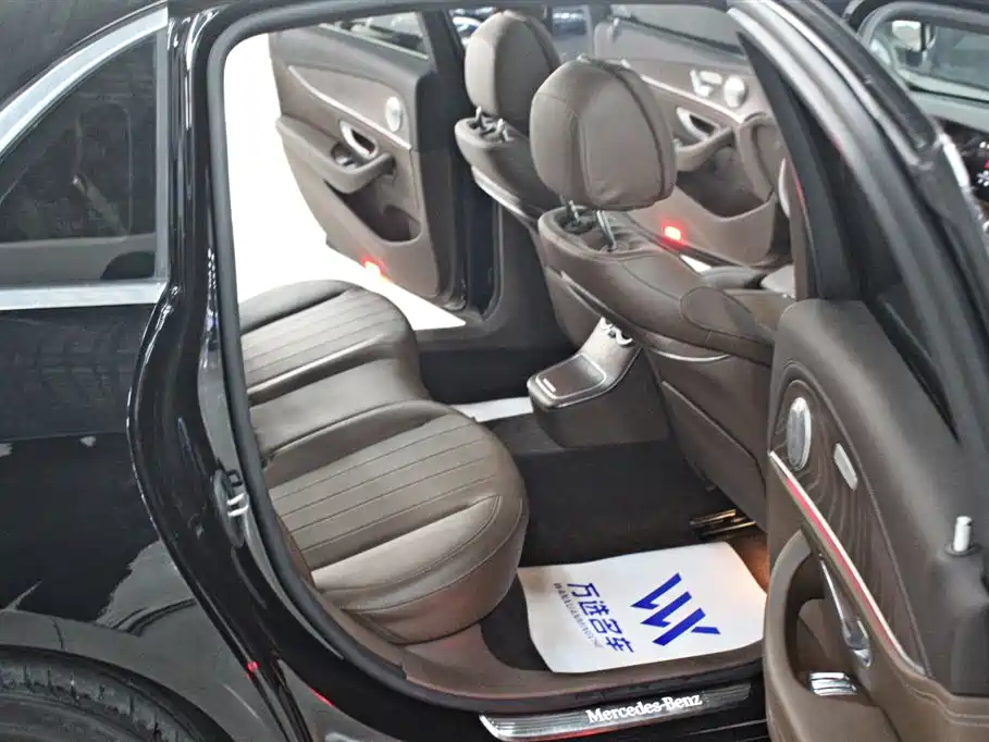 Mercedes-Benz E-Class 2020 — фото 11