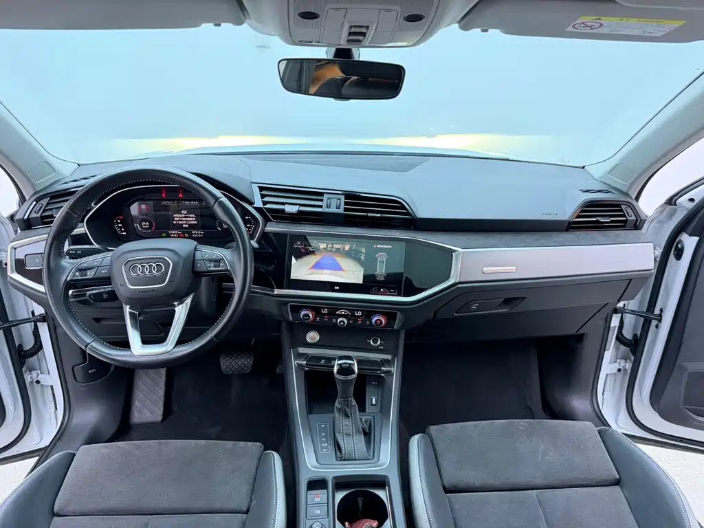 Audi Q3 2021 — фото 13