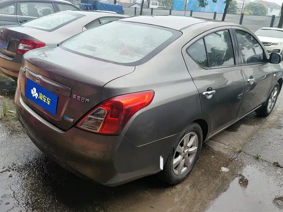Nissan Sunny 2011 — фото 3