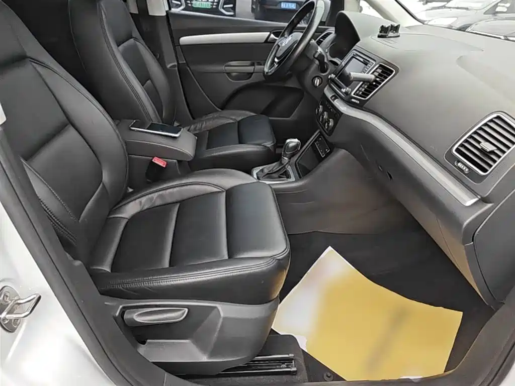 Volkswagen Sharan 2017 — фото 25