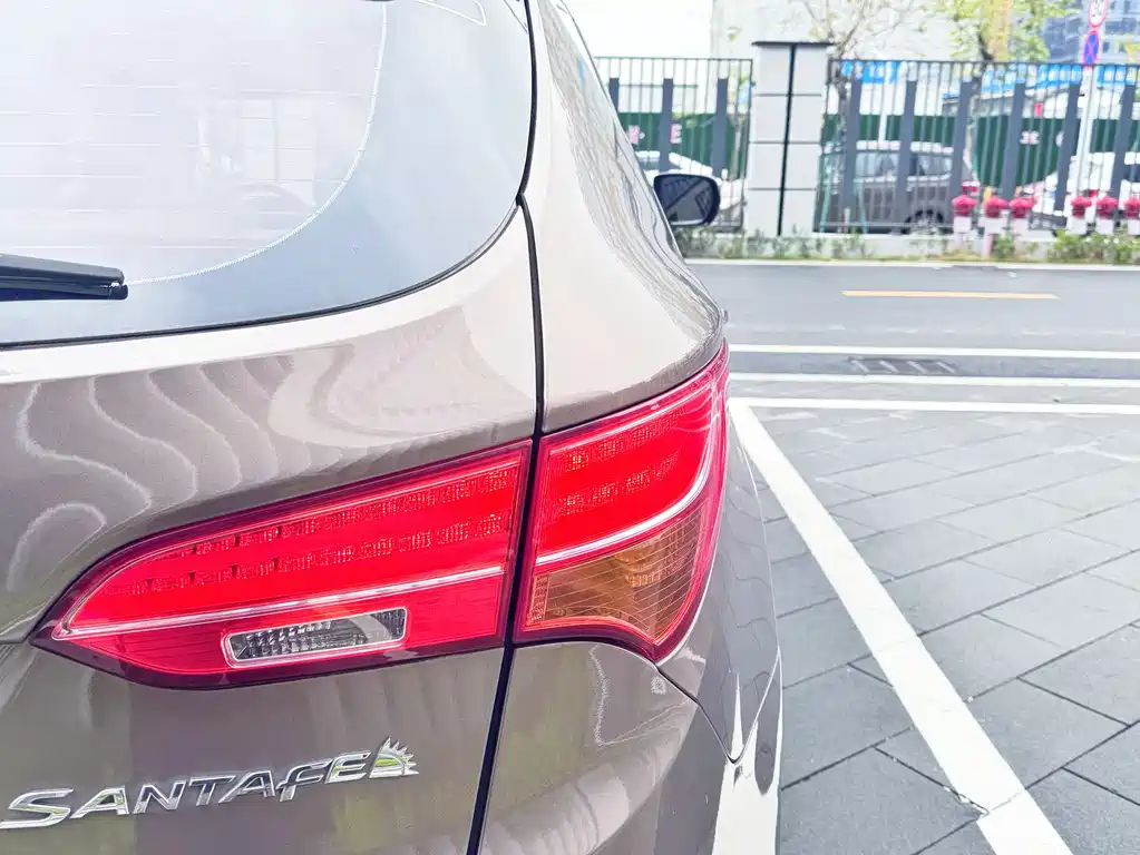 Hyundai Santa Fe 2014 — фото 27