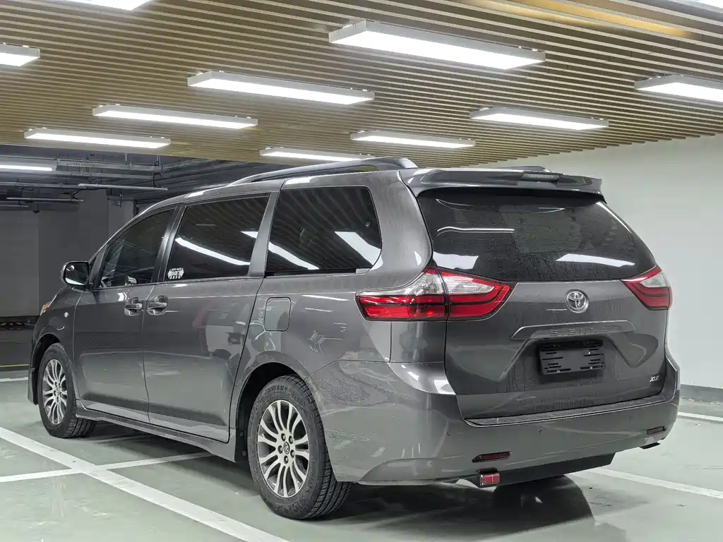 Toyota Sienna 2019 — фото 4