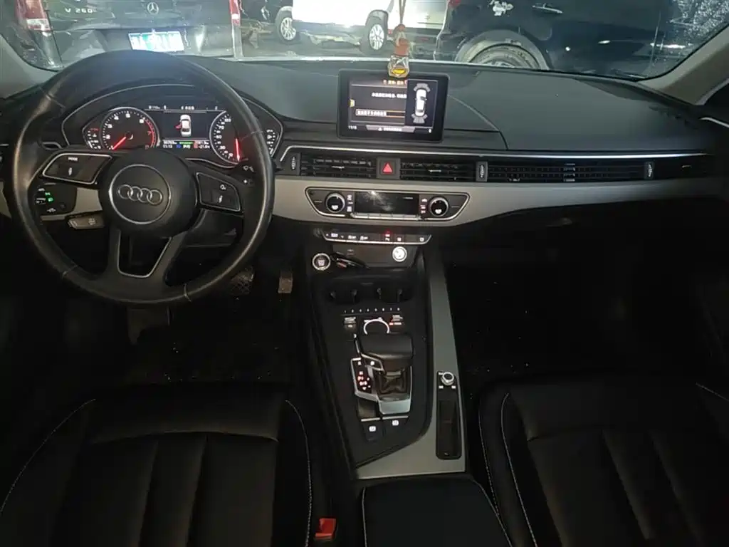 Audi A4L 2018 — фото 10