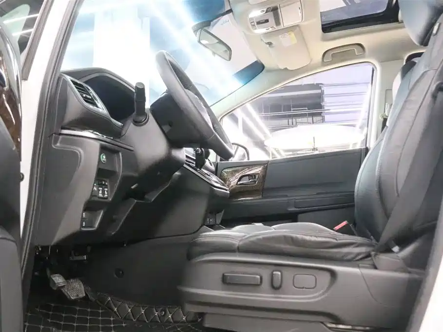 Honda Odyssey 2017 — фото 14