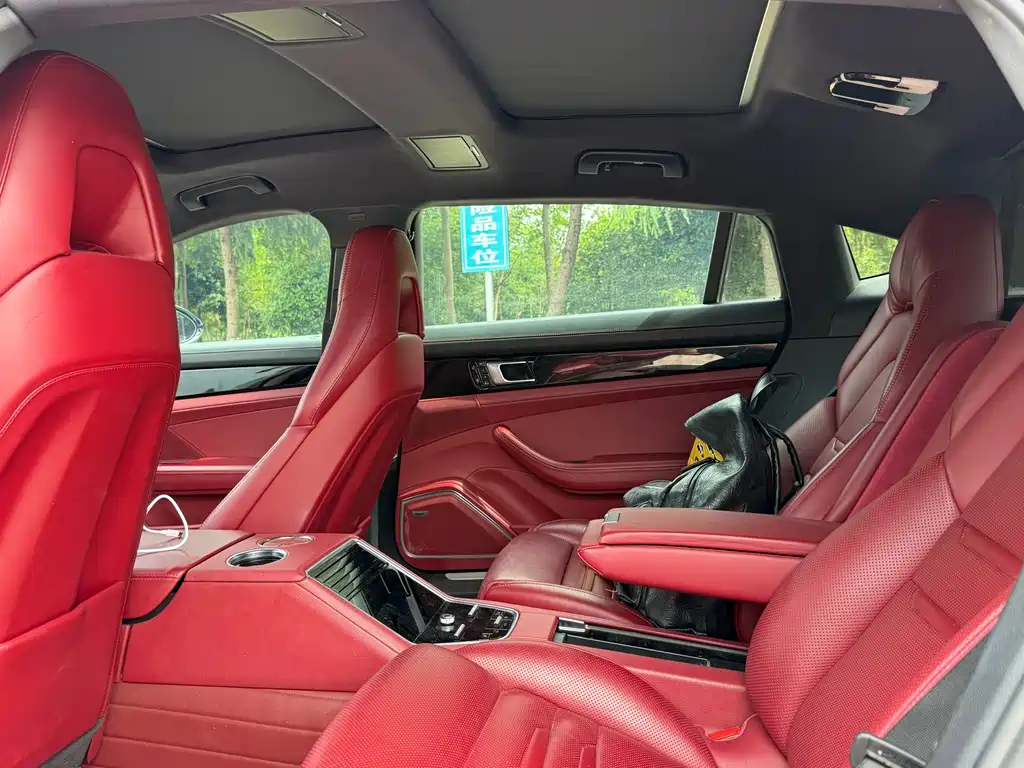 Porsche Panamera 2019