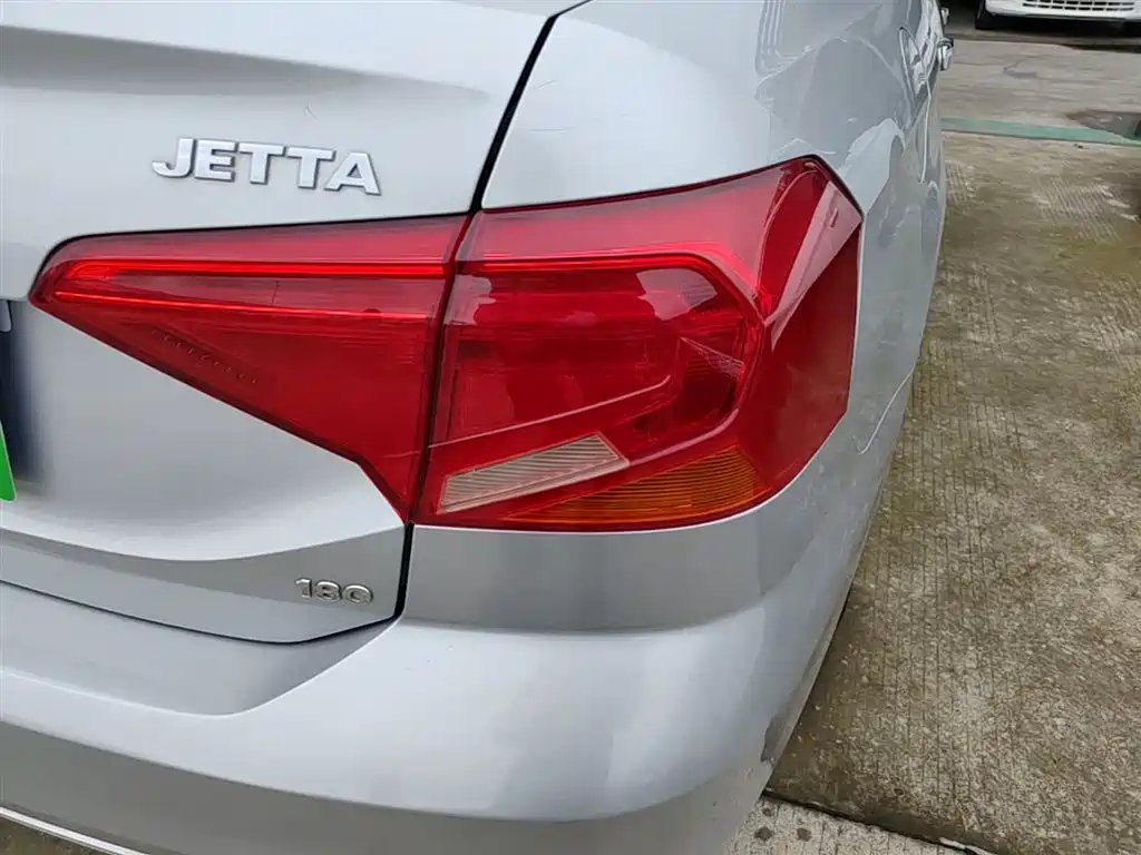 Volkswagen Jetta 2018 — фото 8