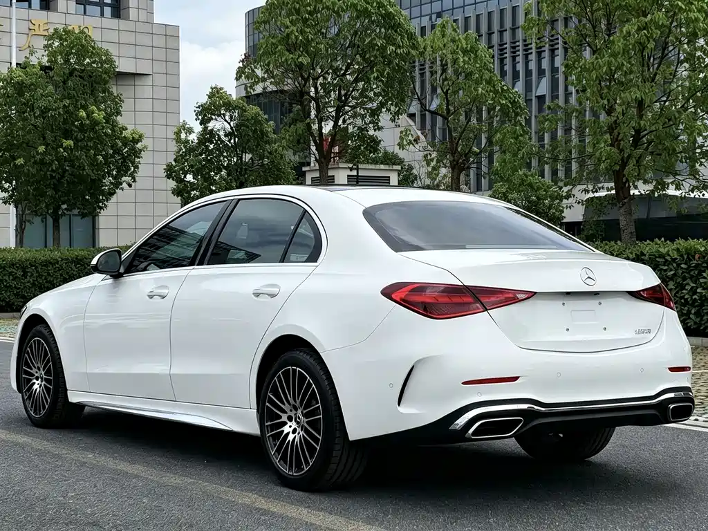 Mercedes-Benz C-Class 2026 — фото 10