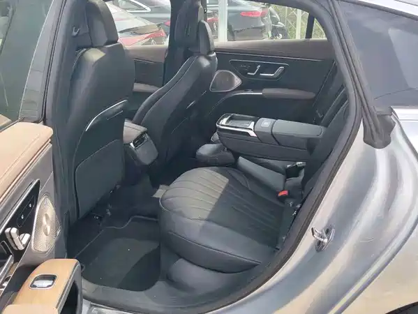 Mercedes-Benz EQS 2024