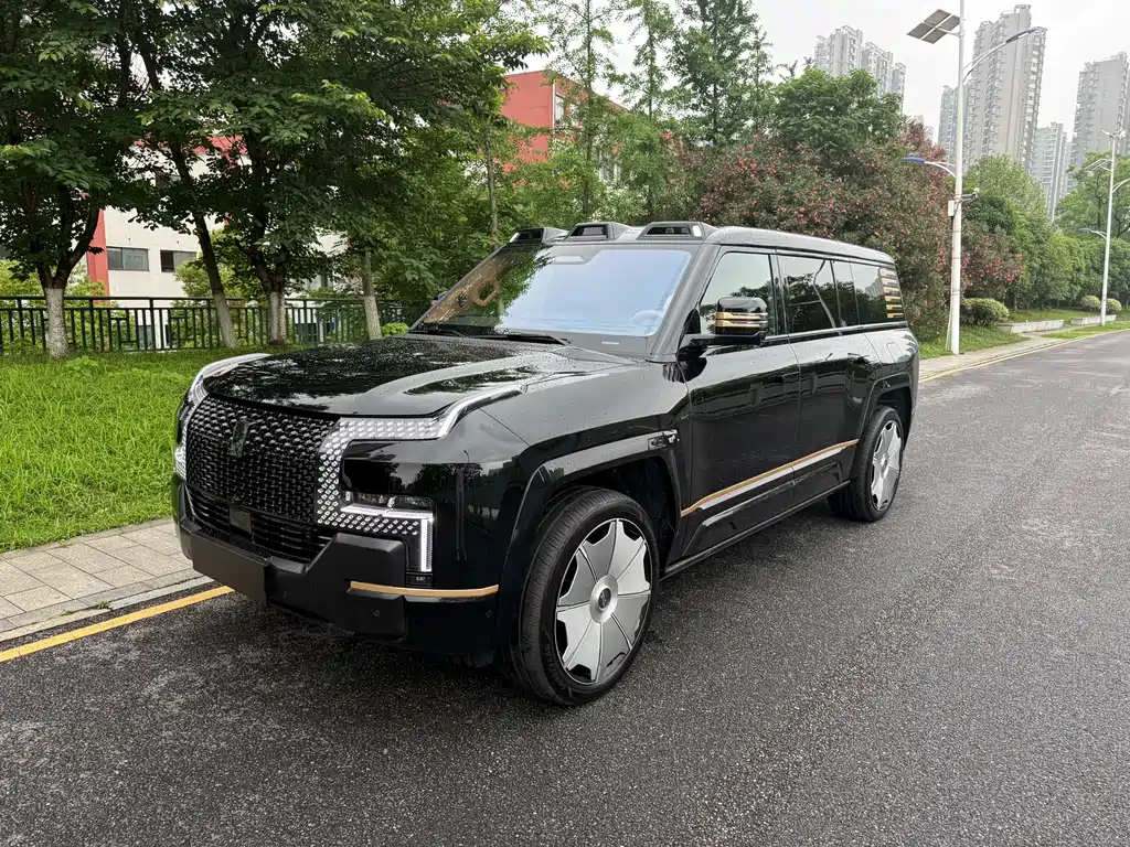 Yangwang U8 L 2025