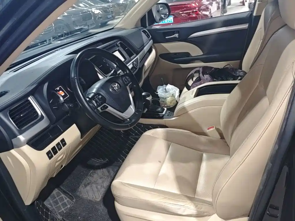 Toyota Highlander 2018 — фото 15