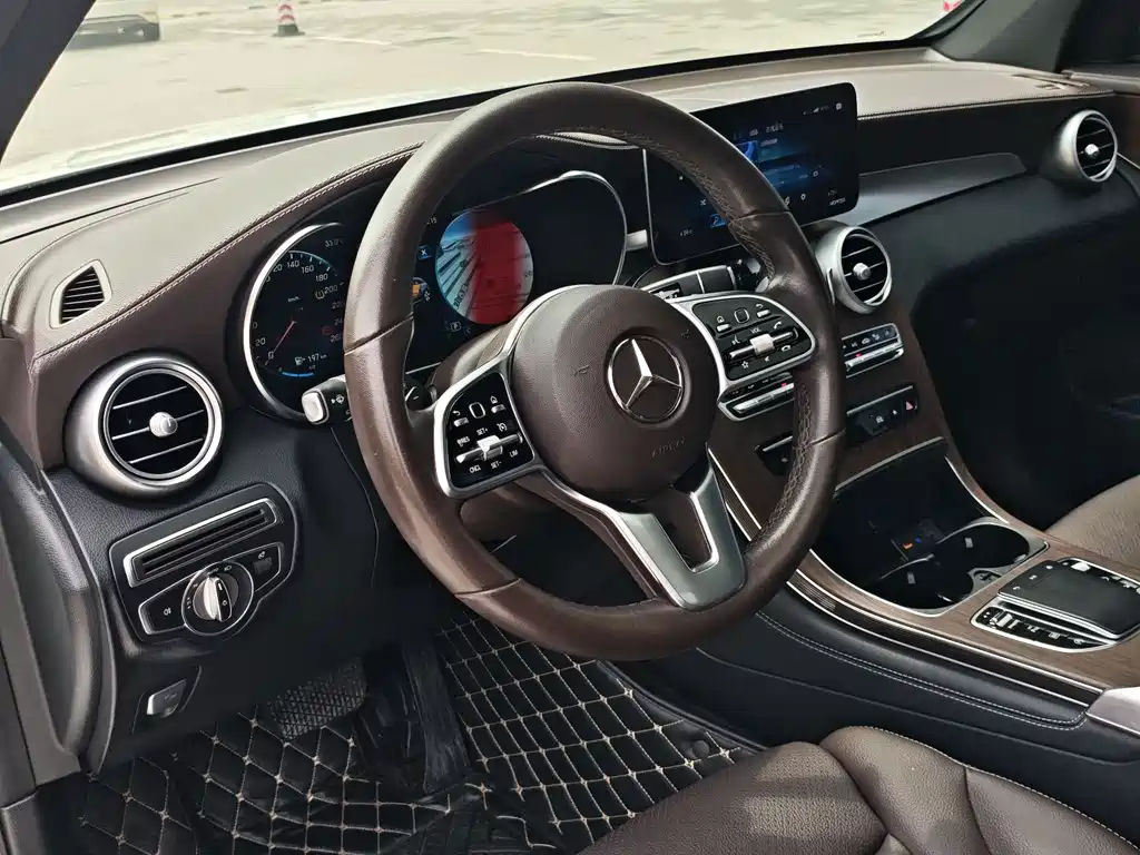 Mercedes-Benz GLC 2020 — фото 15