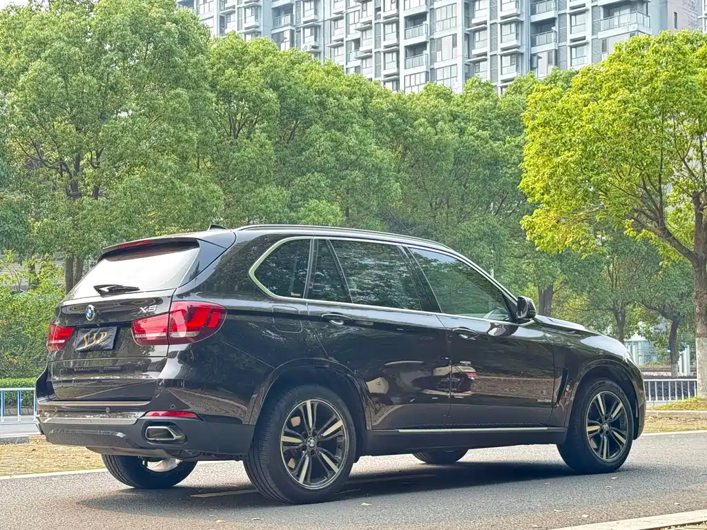 BMW X5 2018 — фото 9