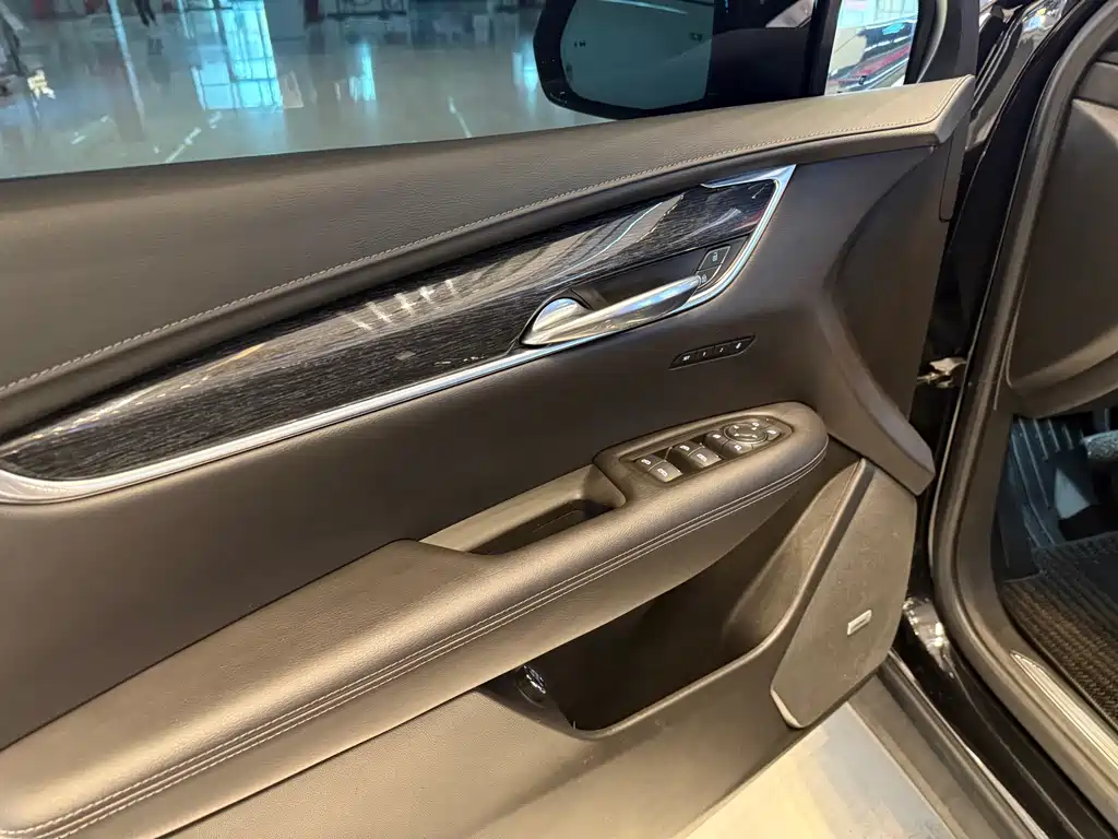 Cadillac XT5 2021 — фото 17