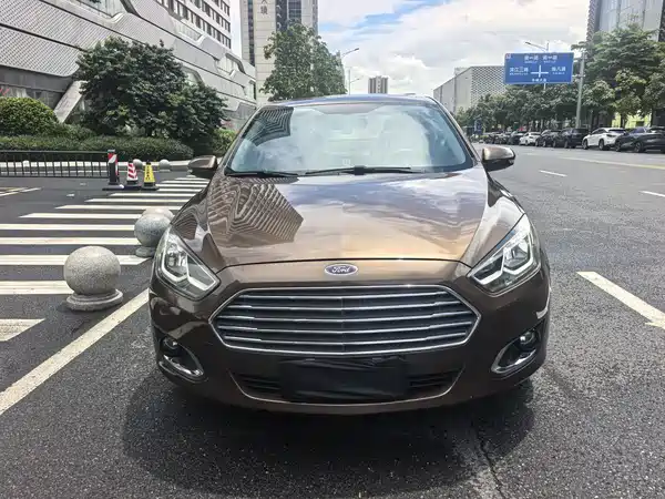 Ford Escort 2015