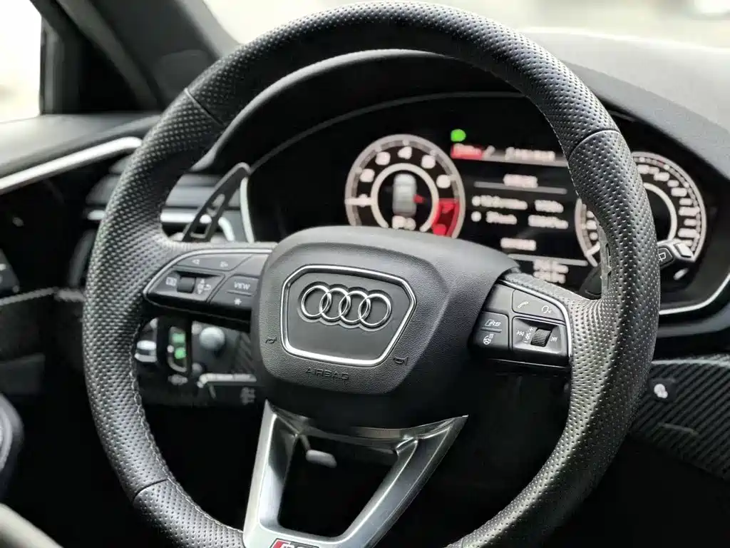 Audi RS 4 2023 — фото 21