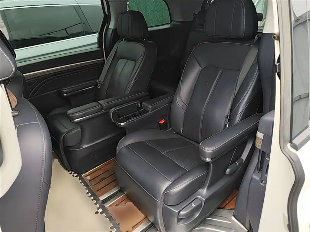 GAC Motor Trumpchi M8 2022 — фото 17