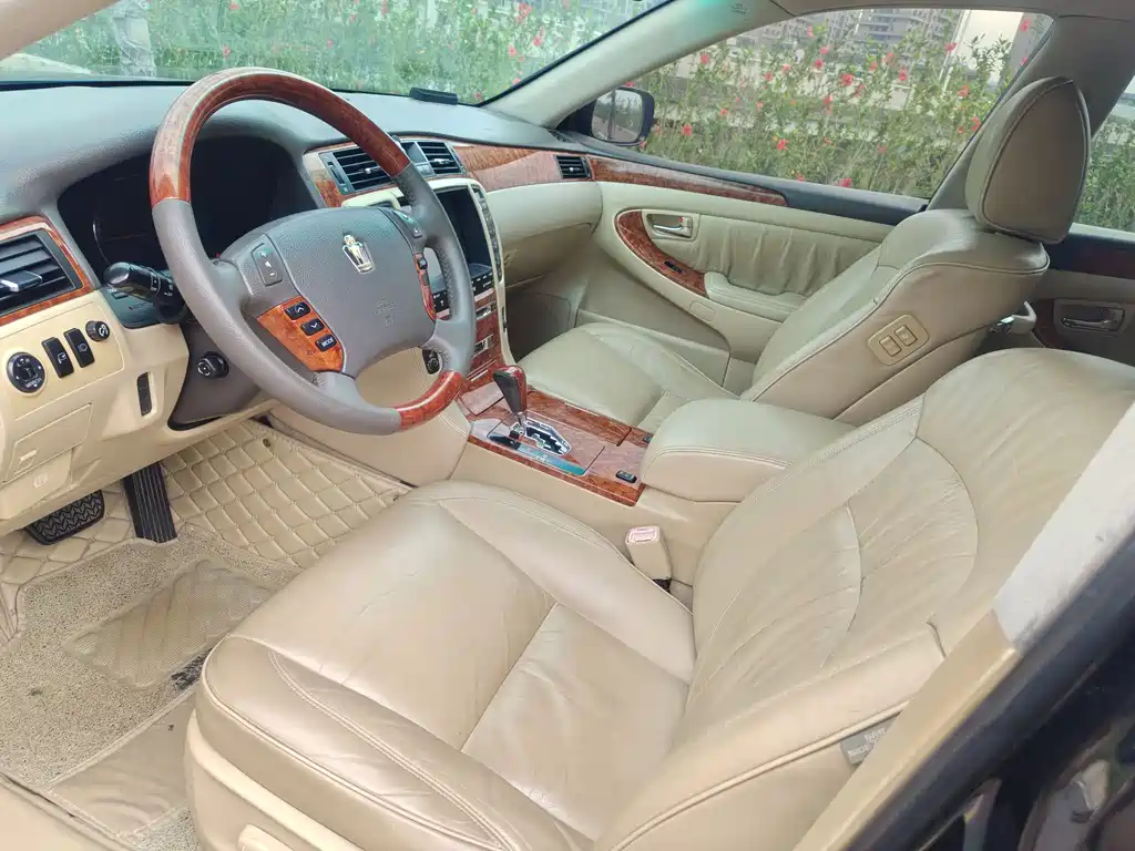Toyota Crown 2006 — фото 10