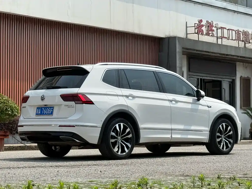Volkswagen Tiguan L 2021 — фото 9