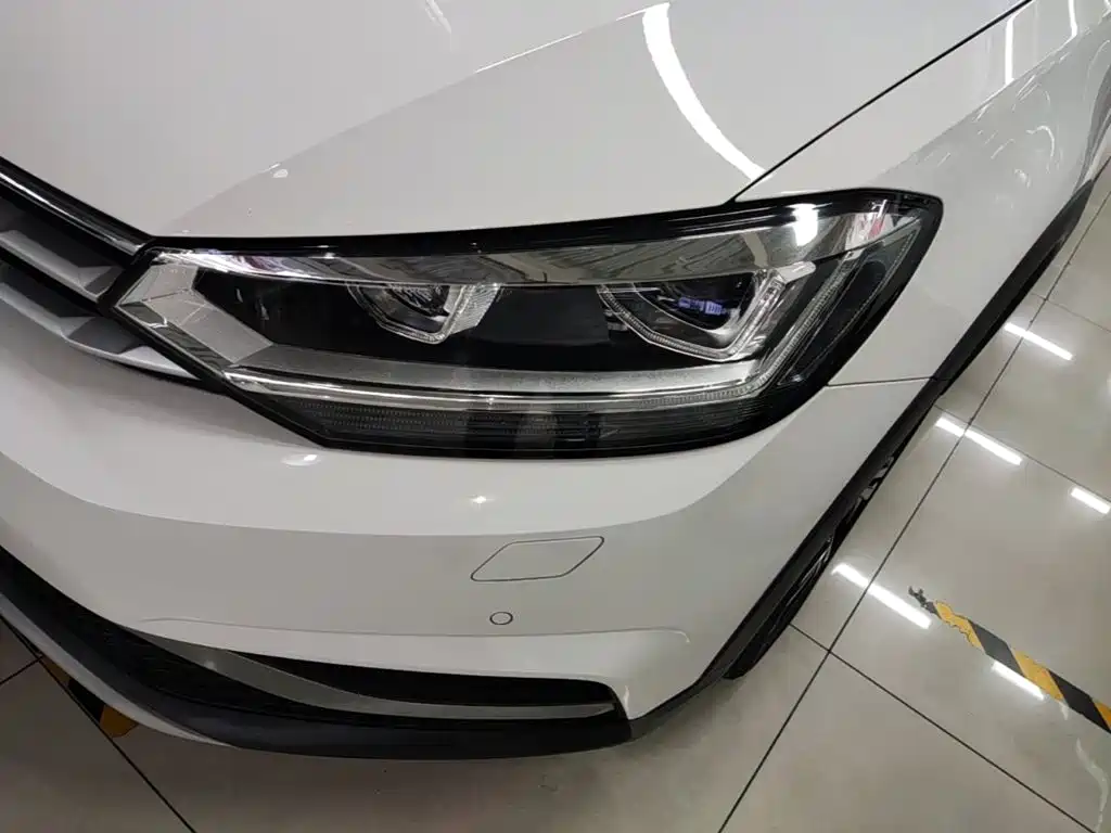 Volkswagen Touran 2018 — фото 18